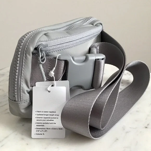 Lululemon Everywhere Belt Bag New With Tag